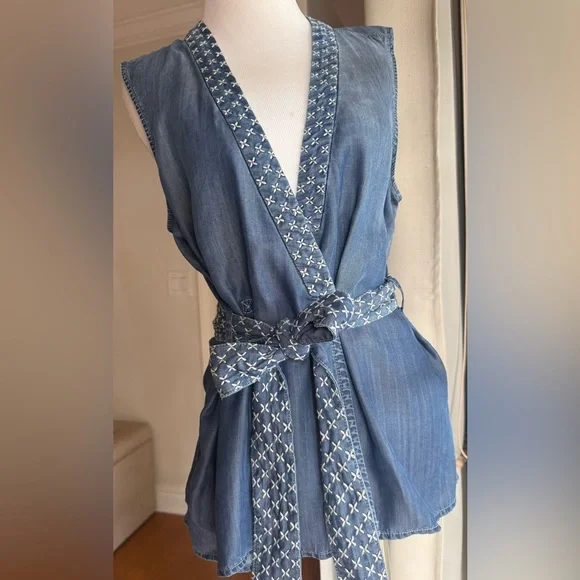 Anthropologie Holding Horses Blue Denim Top with Embroidered Detail - Picture 3 of 11